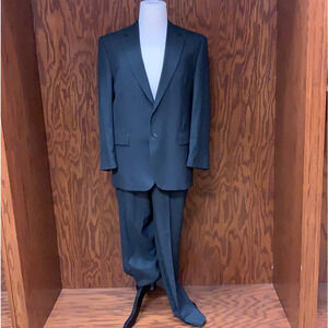 Jos A. Bank Men's Suit